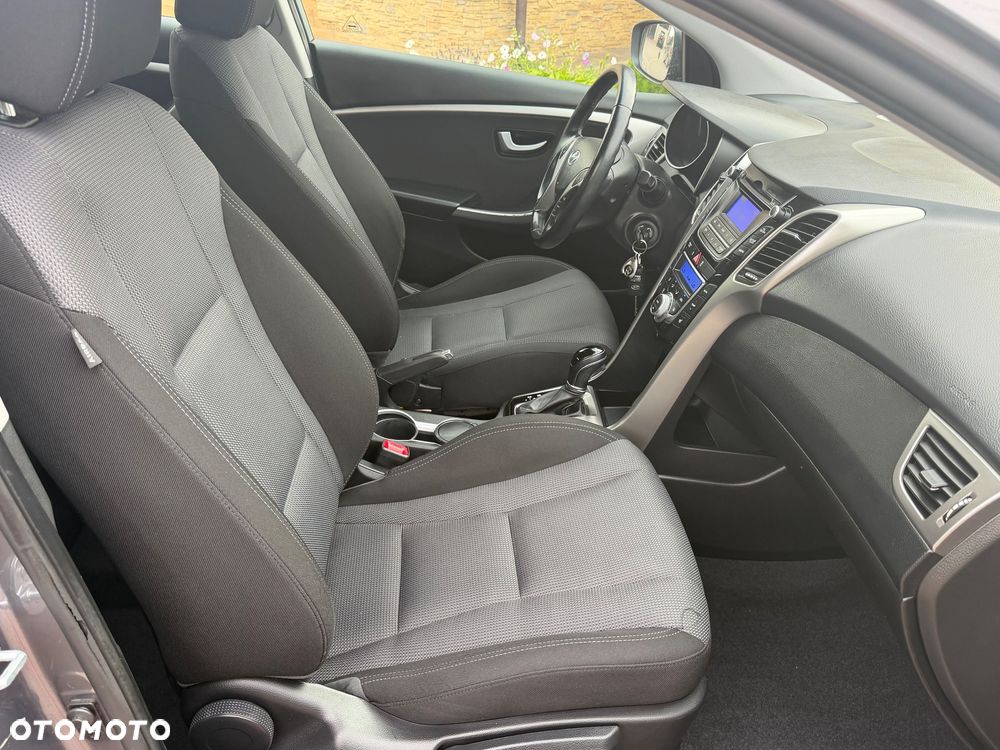 Hyundai i30 i30cw 1.6 Automatik Trend - 9