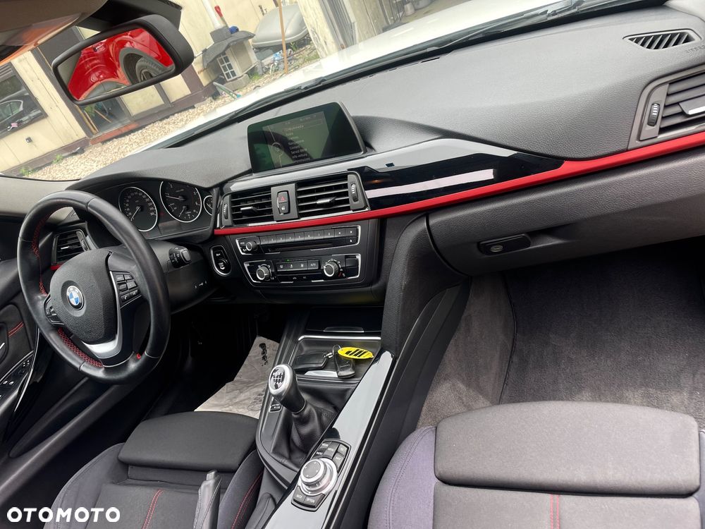 BMW Seria 3 318d DPF Edition Sport - 14