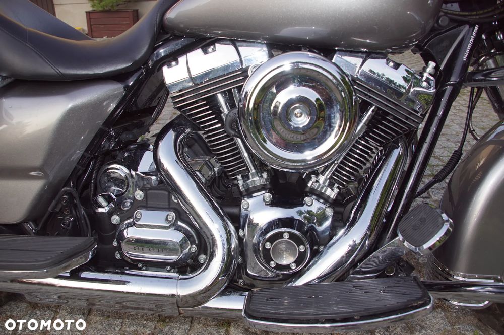 Harley-Davidson Touring Road King - 21