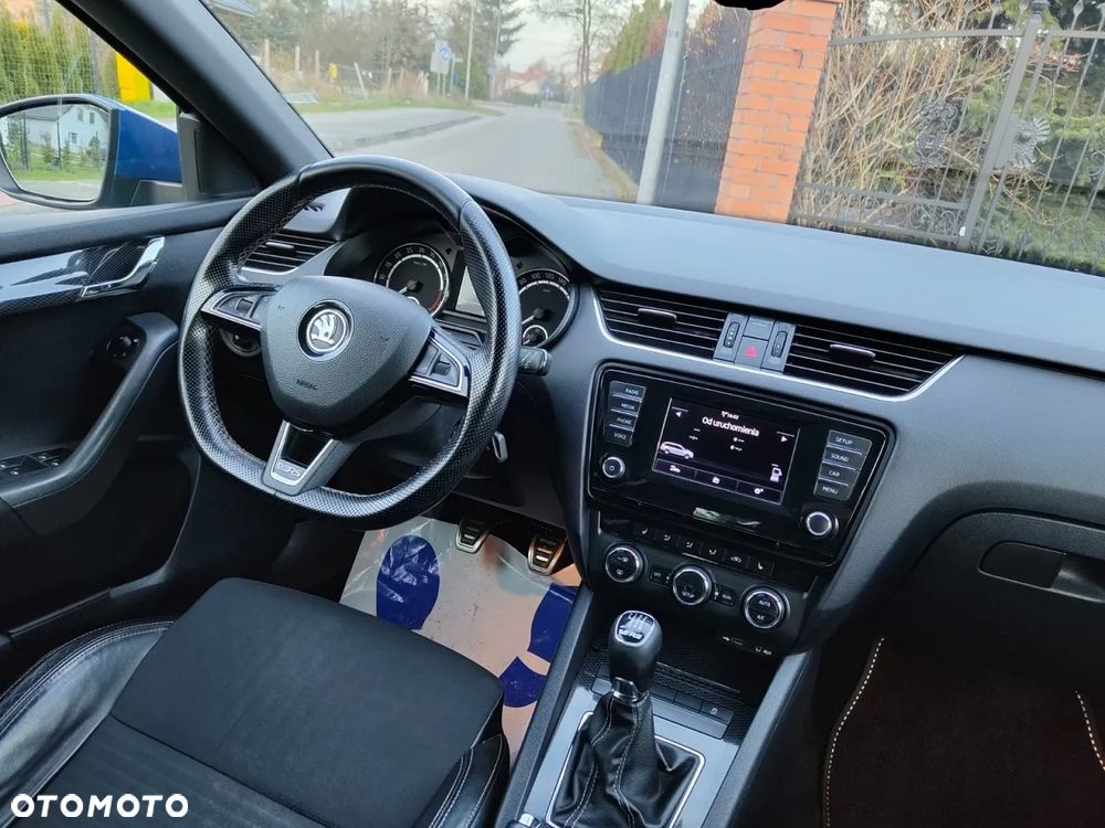 Skoda Octavia Combi 2.0 TDI RS - 14
