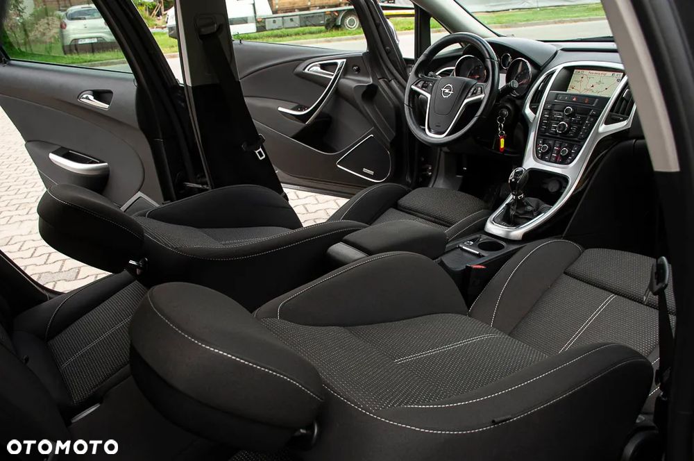 Opel Astra 1.6 Turbo Edition - 37
