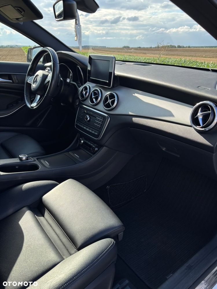 Mercedes-Benz GLA 220 d 4-Matic Urban - 10