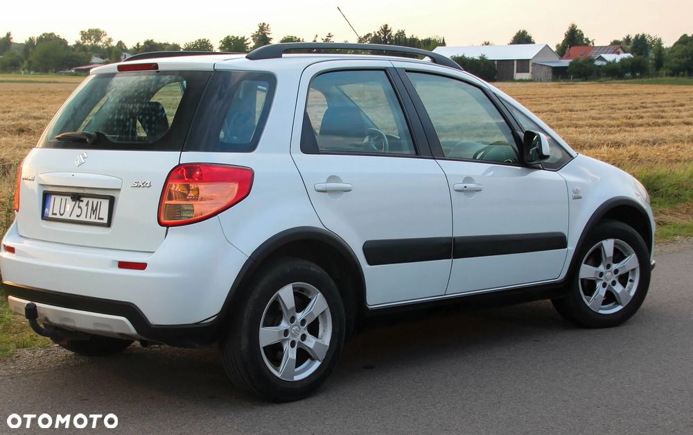 Suzuki SX4 2.0 DDiS 4x2 Comfort - 4