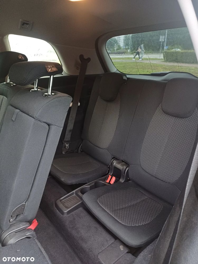 BMW Seria 2 218d - 8