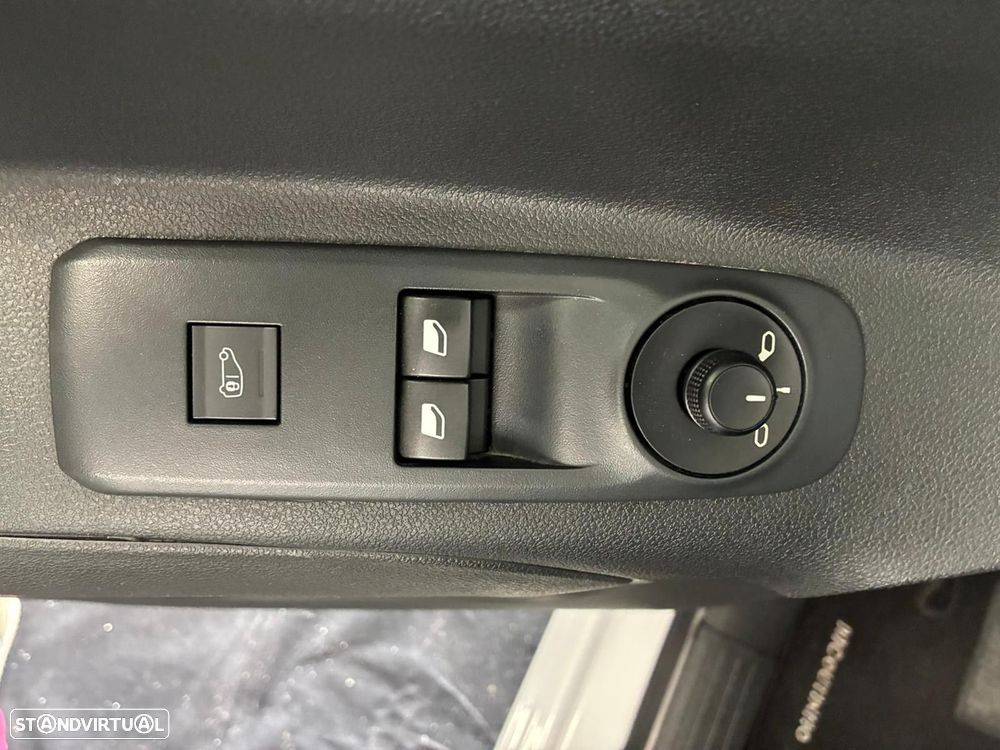 Fiat Doblo Outro - 17