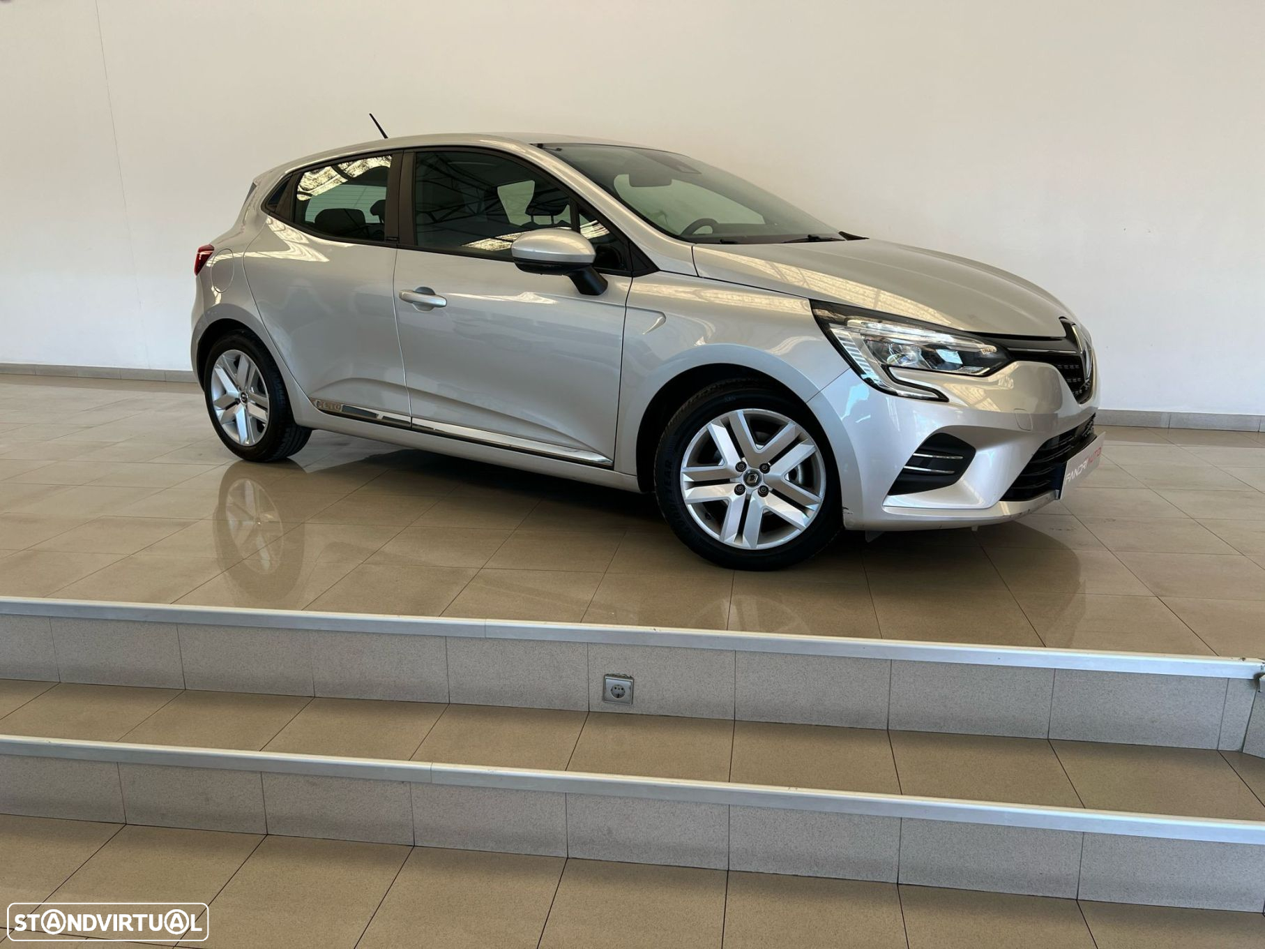 Renault Clio 1.6 E-Tech Full Hybrid Engineered - 2
