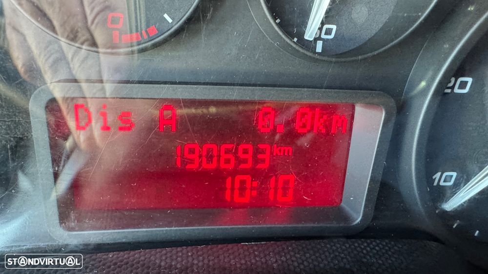 Iveco Daily 2.3 35C16 C/ Plat. Elevatória - 35