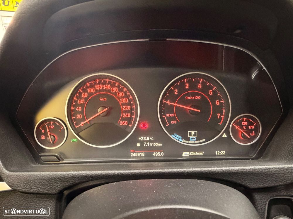 BMW 330 e iPerformance Line Luxury - 40