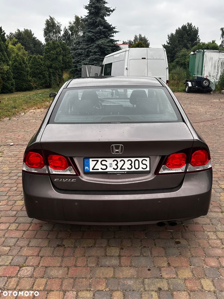 Honda Civic 1.8 Comfort - 3