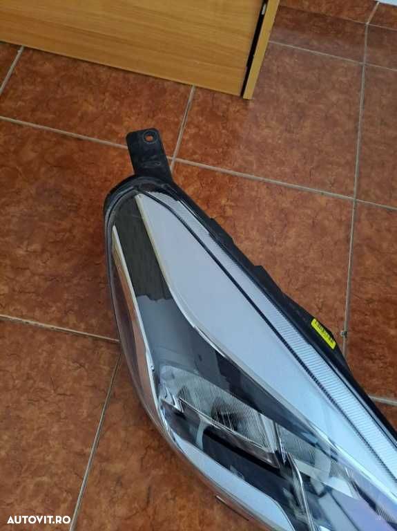 Far stanga dreapta originale Ford Fiesta an 2017-2023 Europa - 5