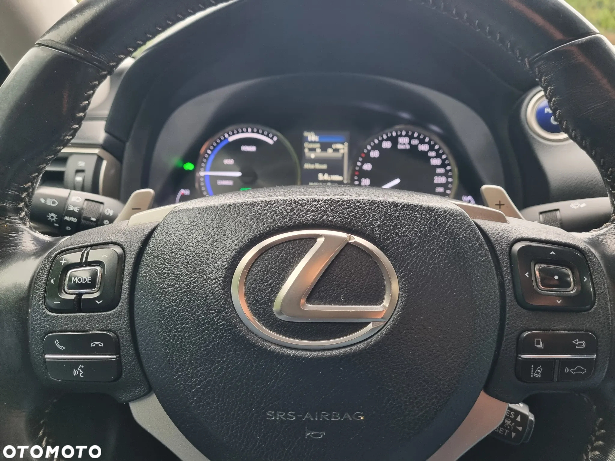 Lexus IS 300h Business Edition - 14