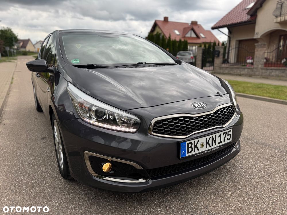 Kia Ceed 1.6 GDI Dream-Team Edition - 11