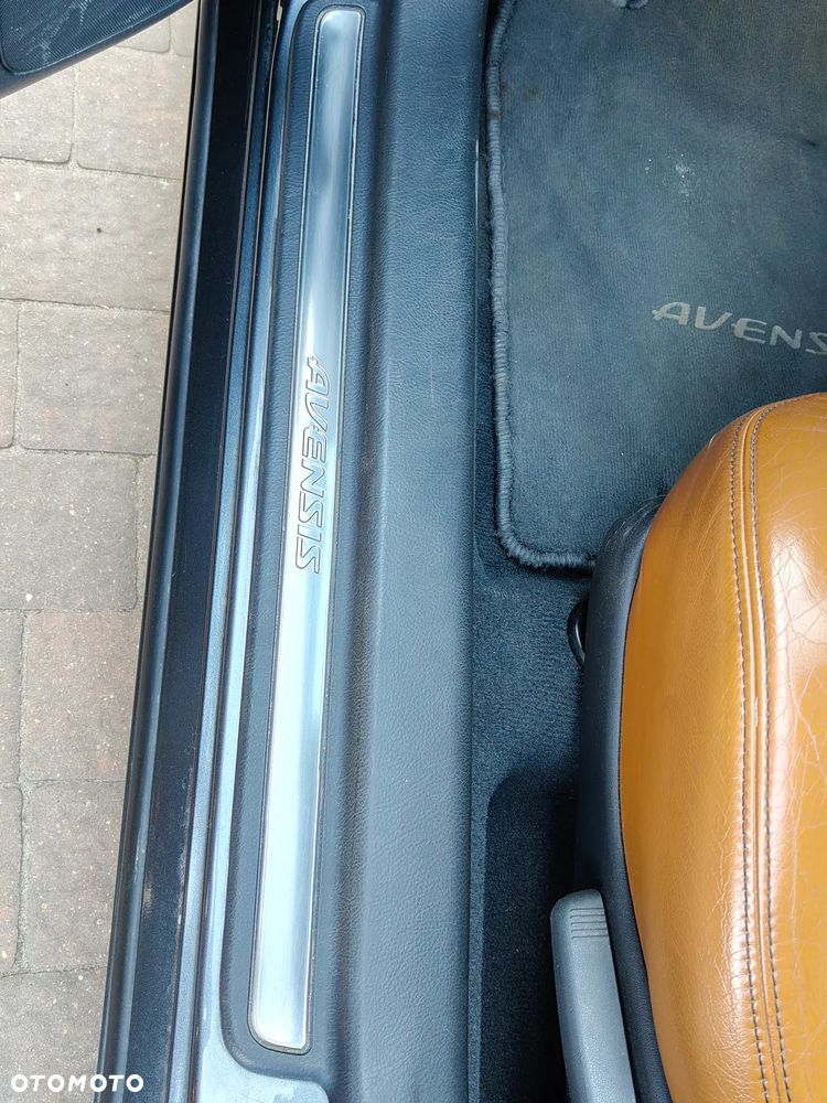 Toyota Avensis 2.0 D-4D Sol plus+NAVI - 17