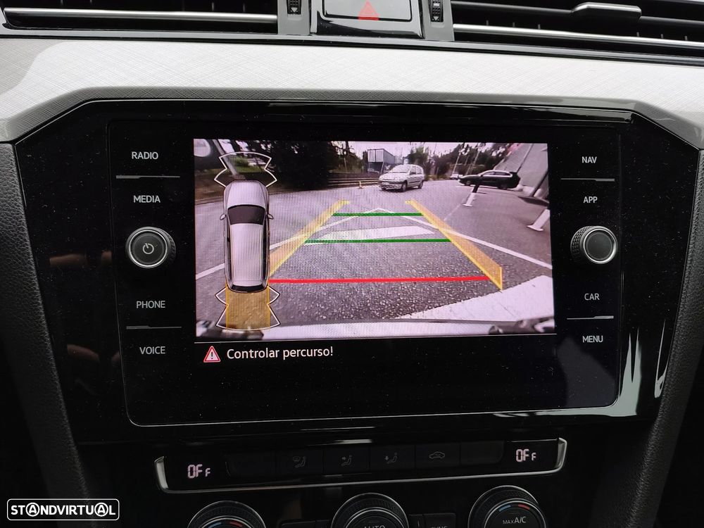 VW Passat Variant 1.6 TDI Business DSG - 15