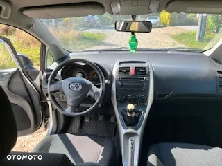 Toyota Auris 1.4 D-4D Terra - 3