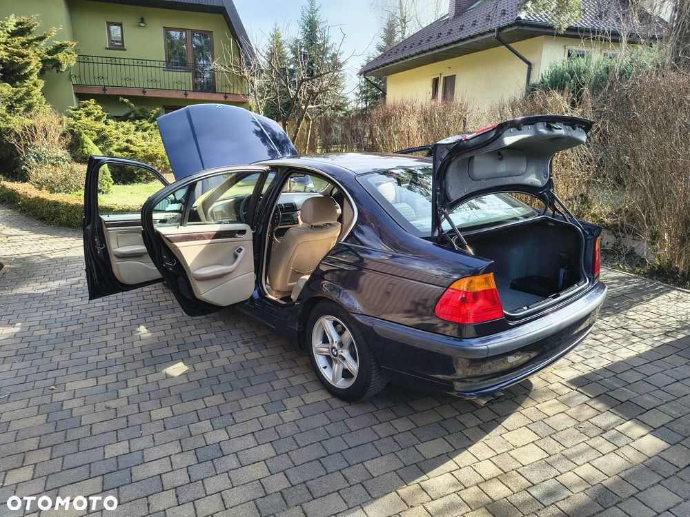 BMW Seria 3 328i - 12