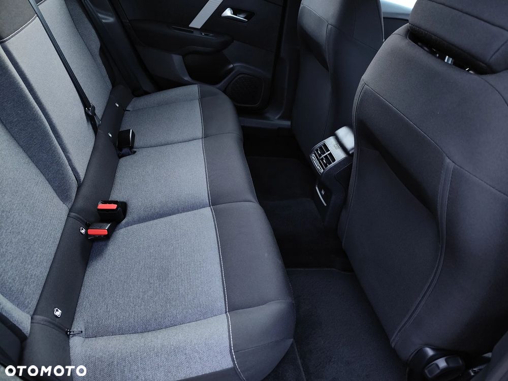 Citroën C4 PureTech 130 Stop&Start FEEL PACK - 24