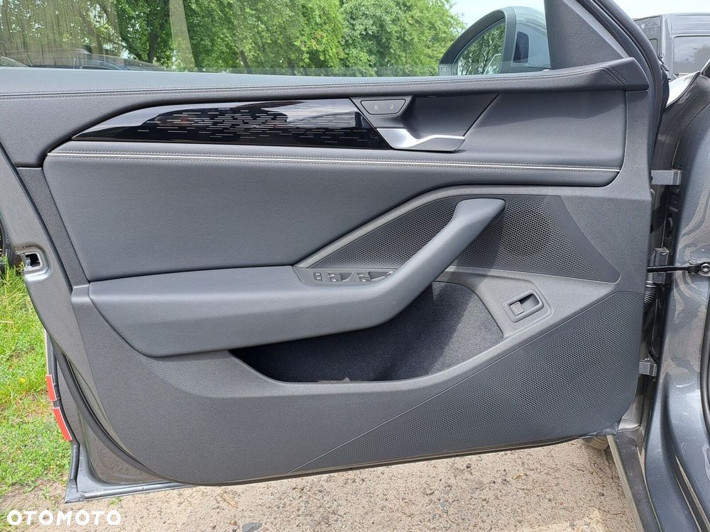 Volkswagen Passat - 11