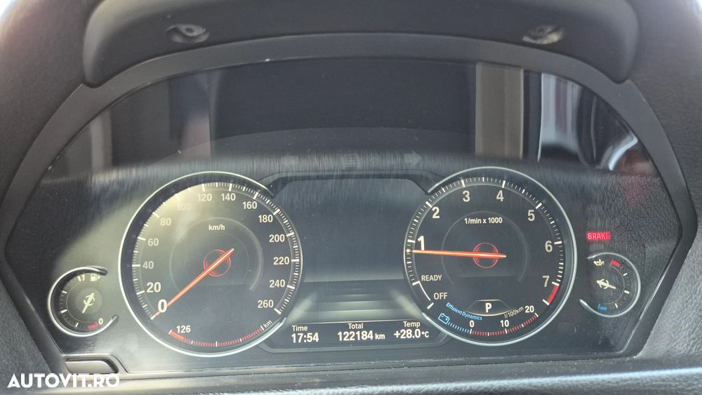 BMW Seria 3 320i xDrive AT - 10