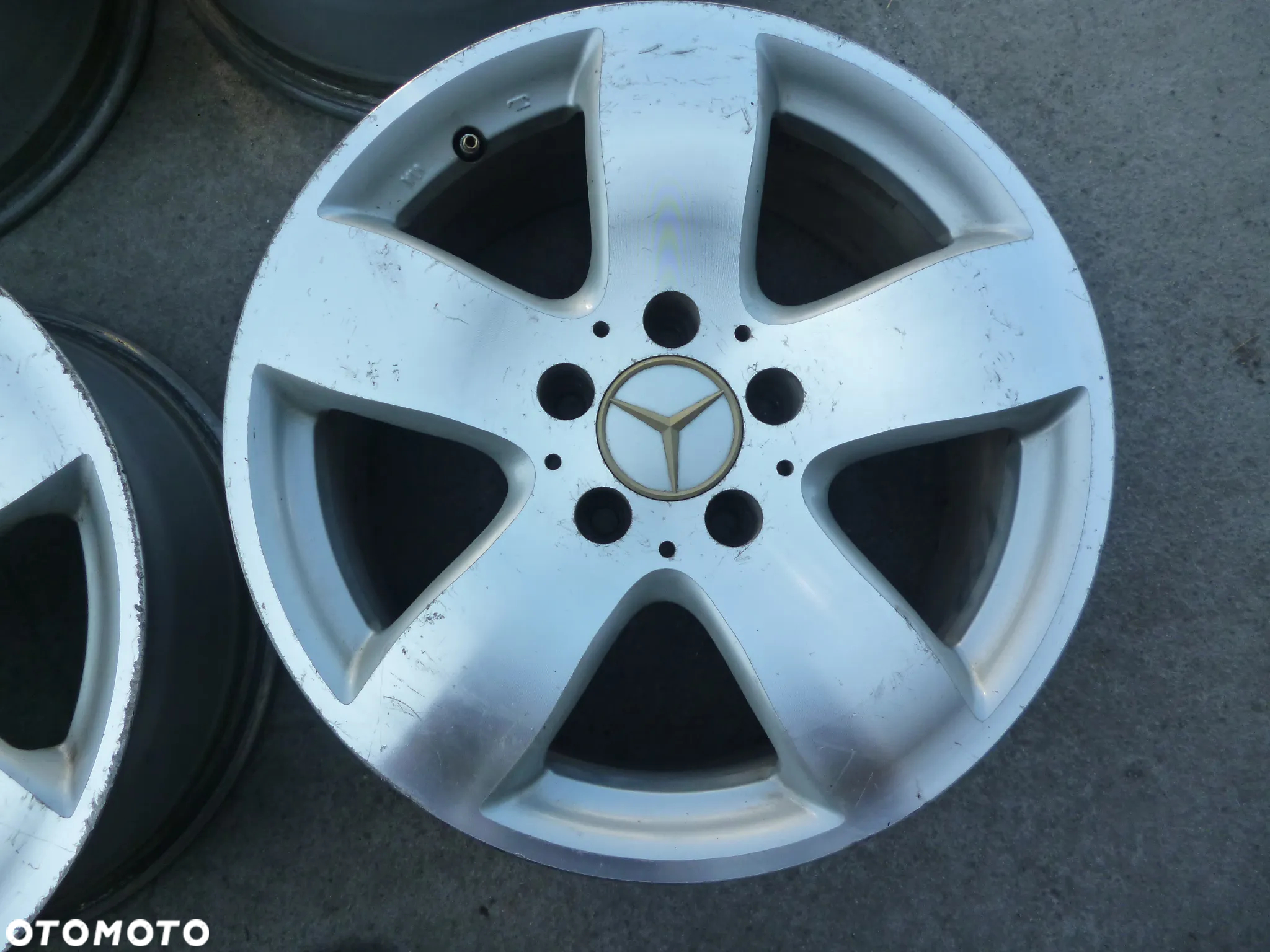 FELGI ALUMINIOWE 5X112 16 ET35 7,5J 4SZTUKI - 4
