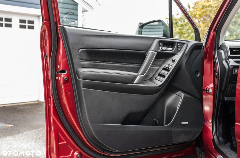 Subaru Forester 2.0 XT Platinum Lineartronic - 26