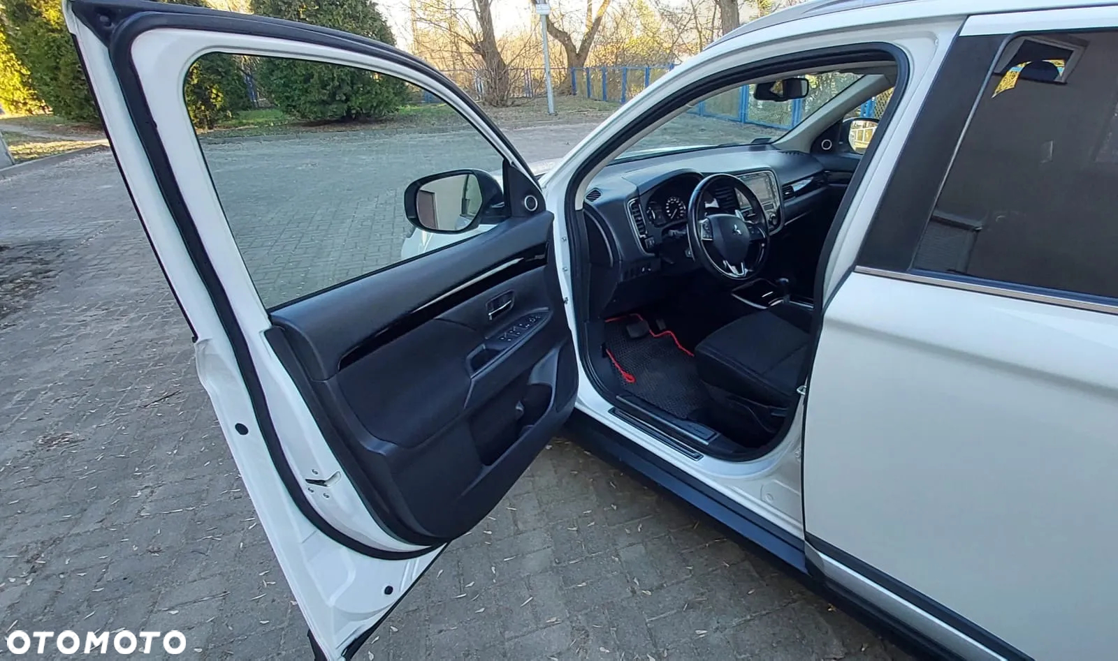 Mitsubishi Outlander 2.0 Instyle Navi 4WD CVT - 19