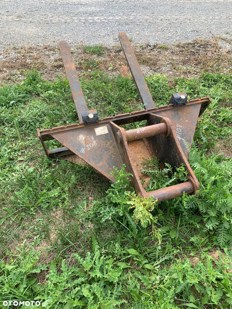 Widły do maszyn 13-15 ton- sworzeń 65mm - 2