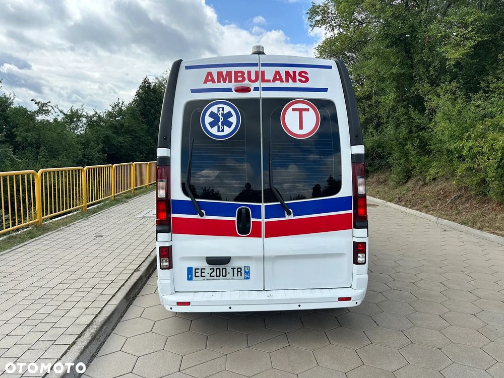 Opel Vivaro Wysoka Maxi Karetka Ambulans Ambulance Sanitarny EN1789 - 5