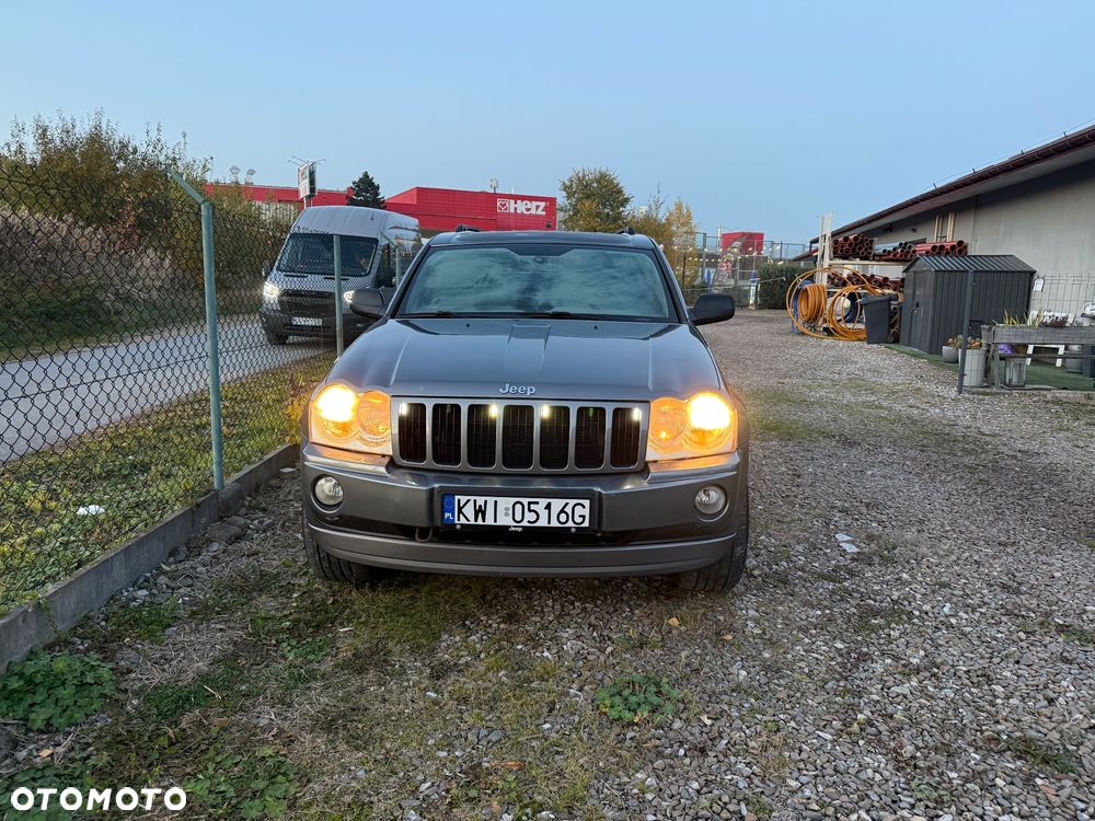 Jeep Grand Cherokee - 13