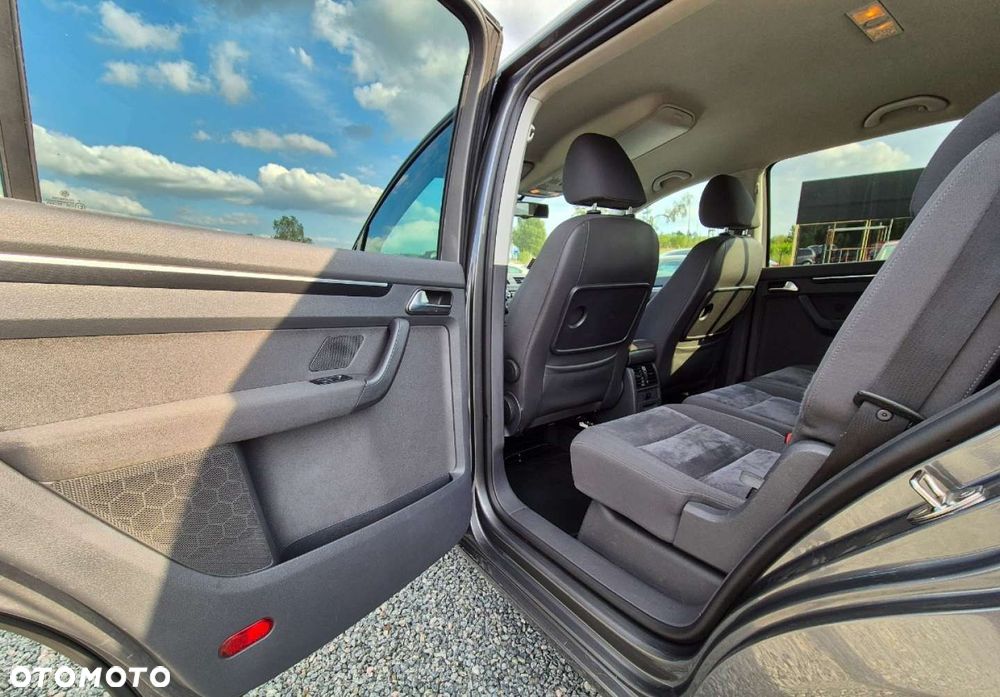 Volkswagen Touran - 8