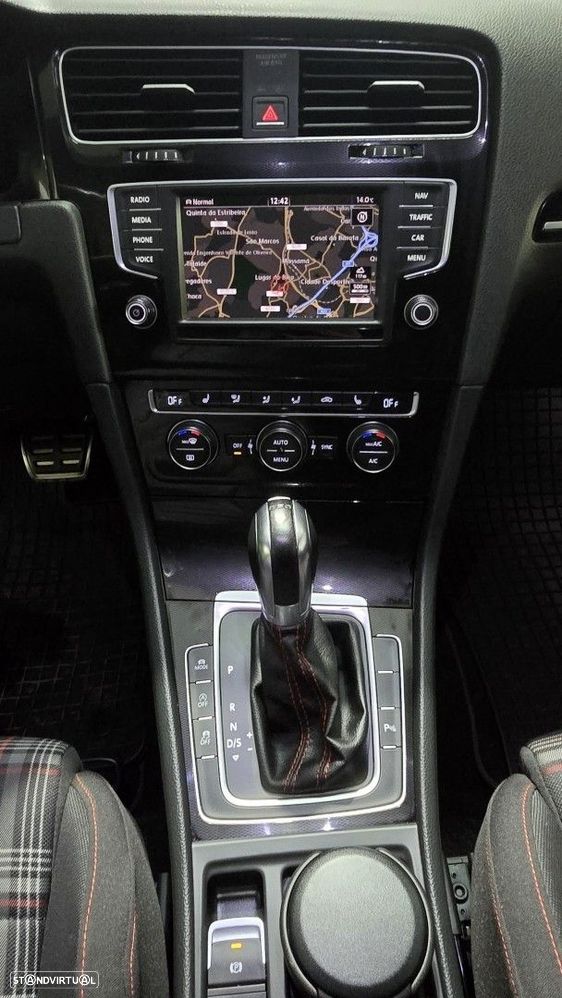 VW Golf GTI Performance BlueMotion DSG - 26