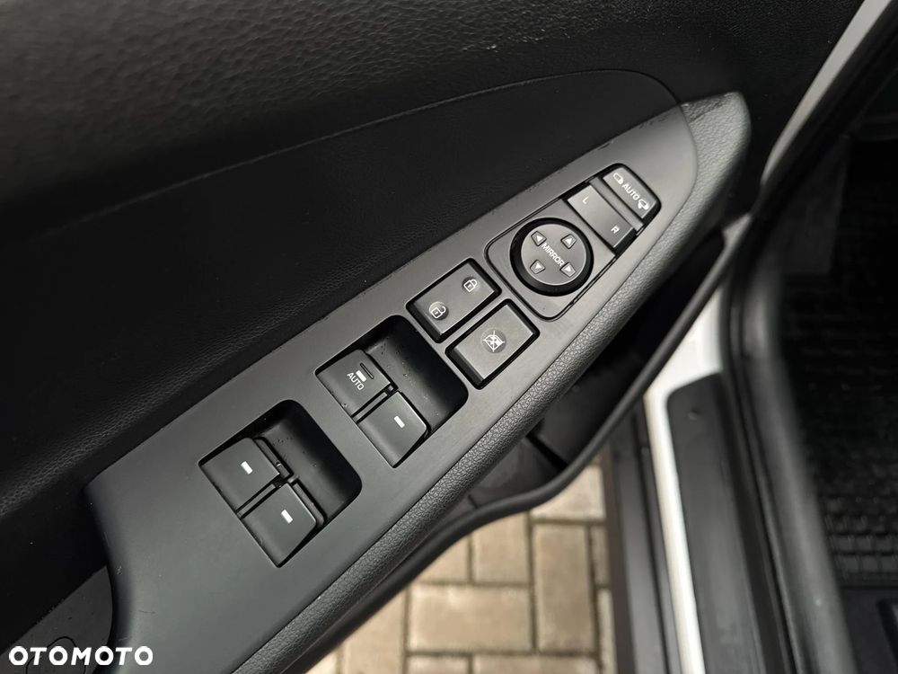 Hyundai Tucson 1.6 GDI BlueDrive Comfort 2WD - 19