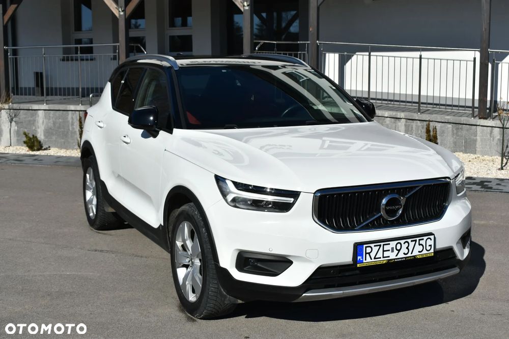 Volvo XC 40 D4 AWD Geartronic Momentum Pro - 1