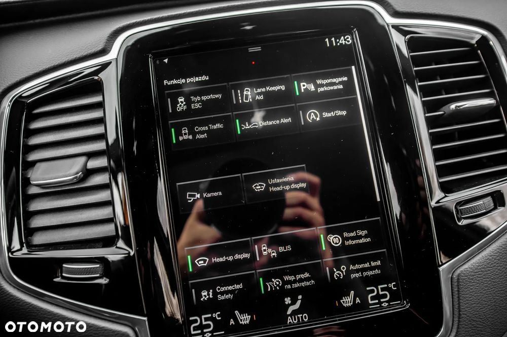 Volvo XC 90 D5 SCR AWD R-Design - 19