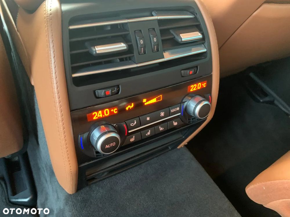 BMW Seria 7 740d xDrive - 26