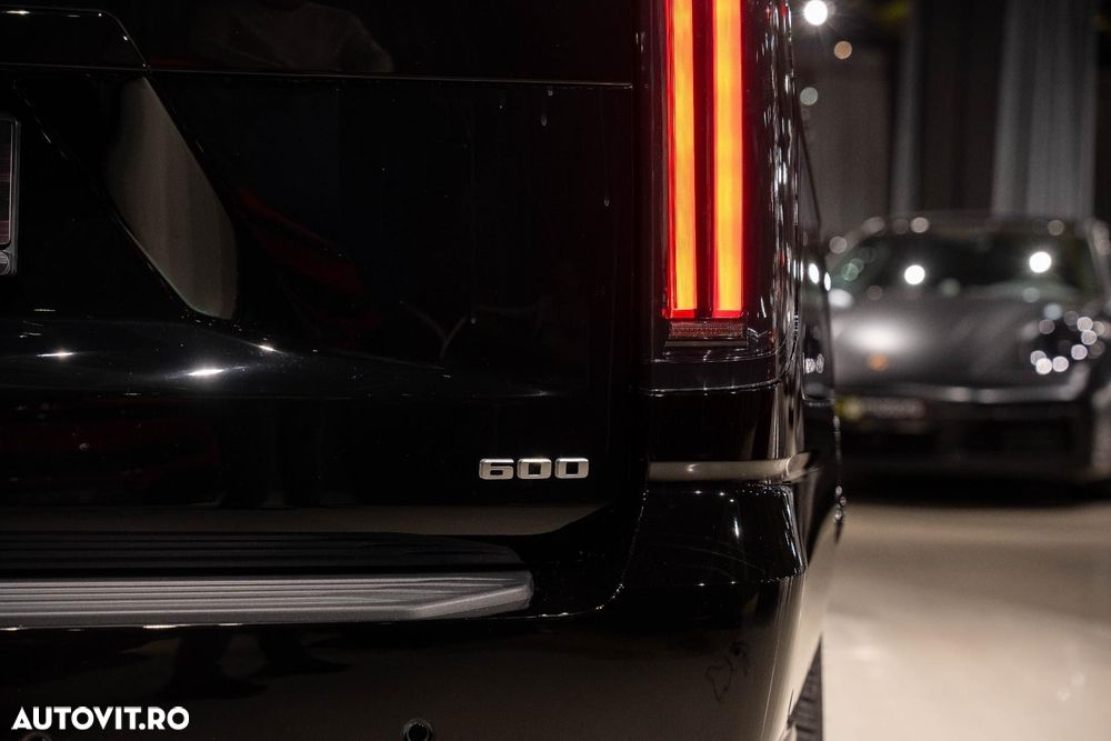 Cadillac Escalade - 40