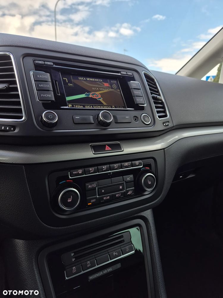 Volkswagen Sharan 2.0 TDI DSG BlueMotion Technology Comfortline - 18