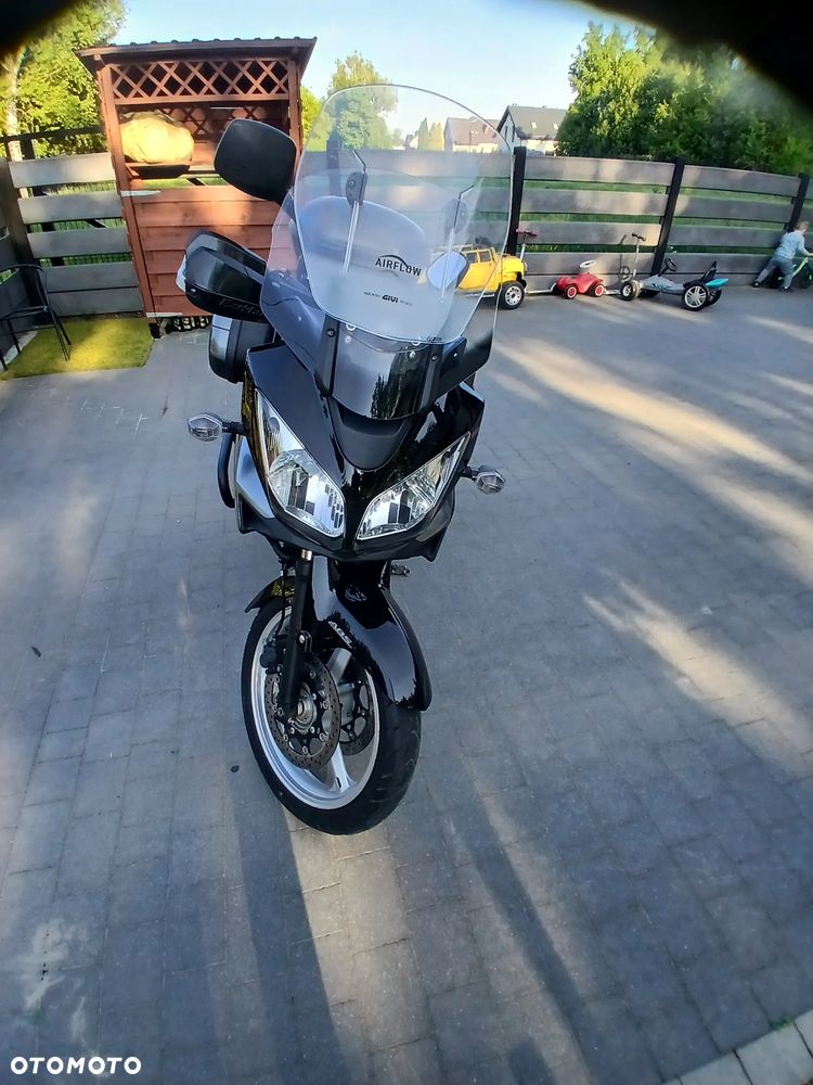 Suzuki V-STROM - 1