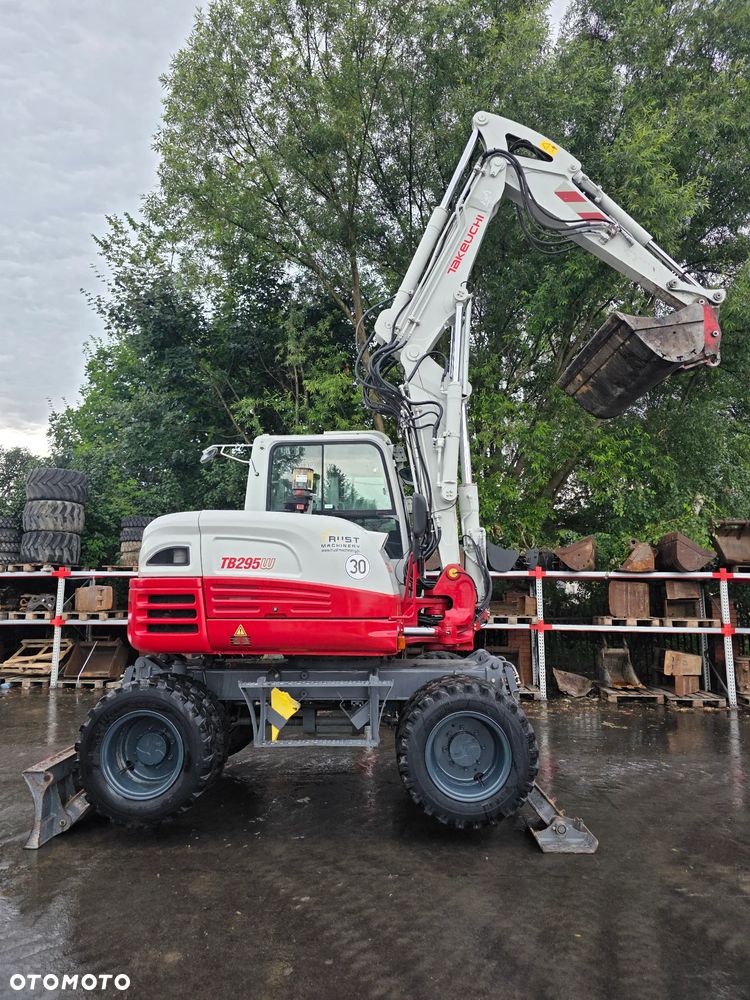 Takeuchi TB 295W Powertilt - 11