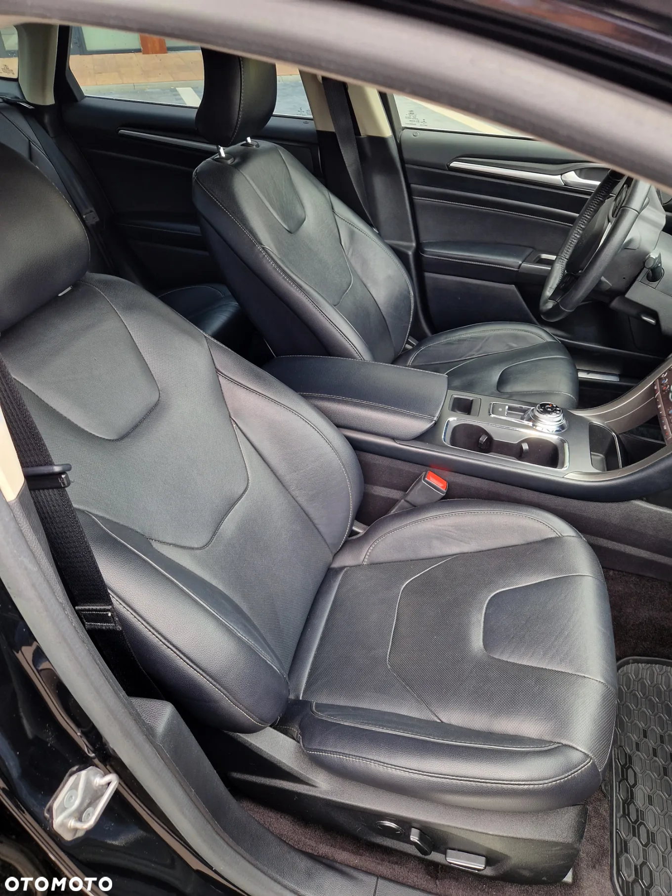 Ford Fusion 2.0 EcoBoost Titanium - 9