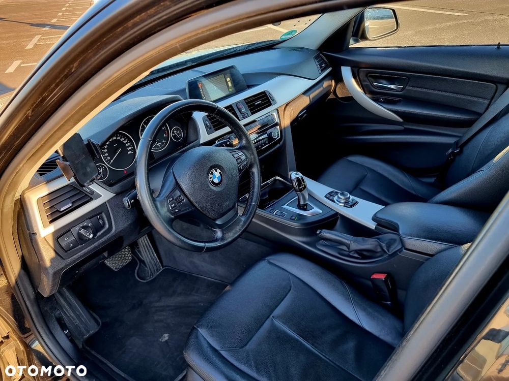 BMW Seria 3 320d Touring Advantage - 9