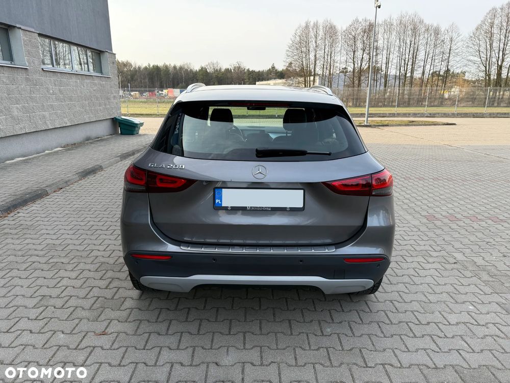 Mercedes-Benz GLA 200 - 6
