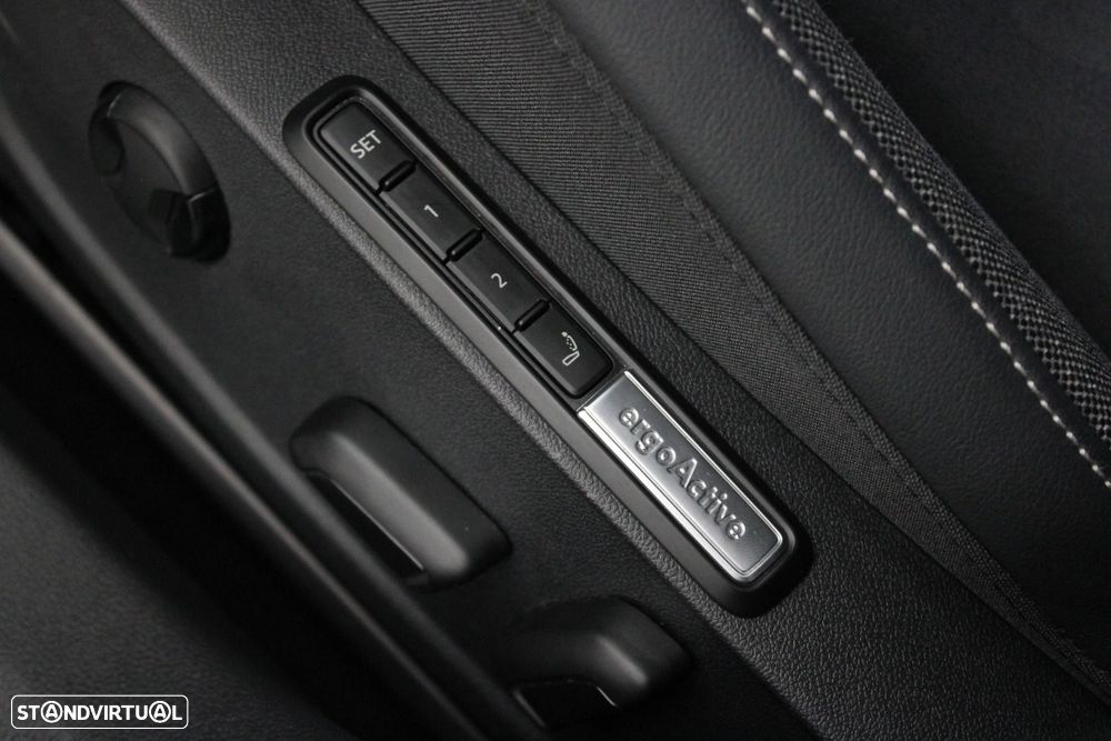 Volkswagen Golf 1.5 TSI e-Hybrid Style DSG — fotografia 35