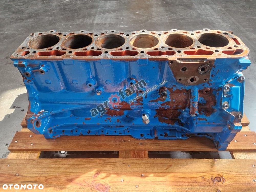 Blok silnika Ford 8240, 7840, 8340 - 4