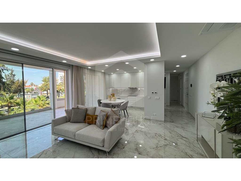 Apartamento T3+1 com Piscina e Estacionamento Lagos - Grande imagem: 4/25