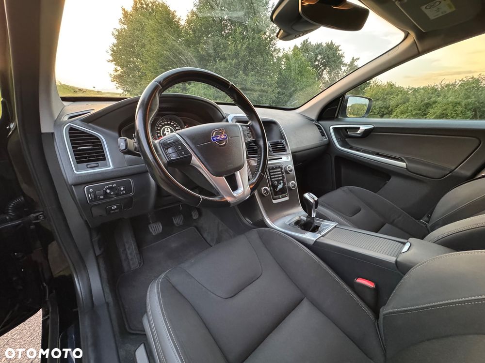 Volvo XC 60 D4 Momentum - 26