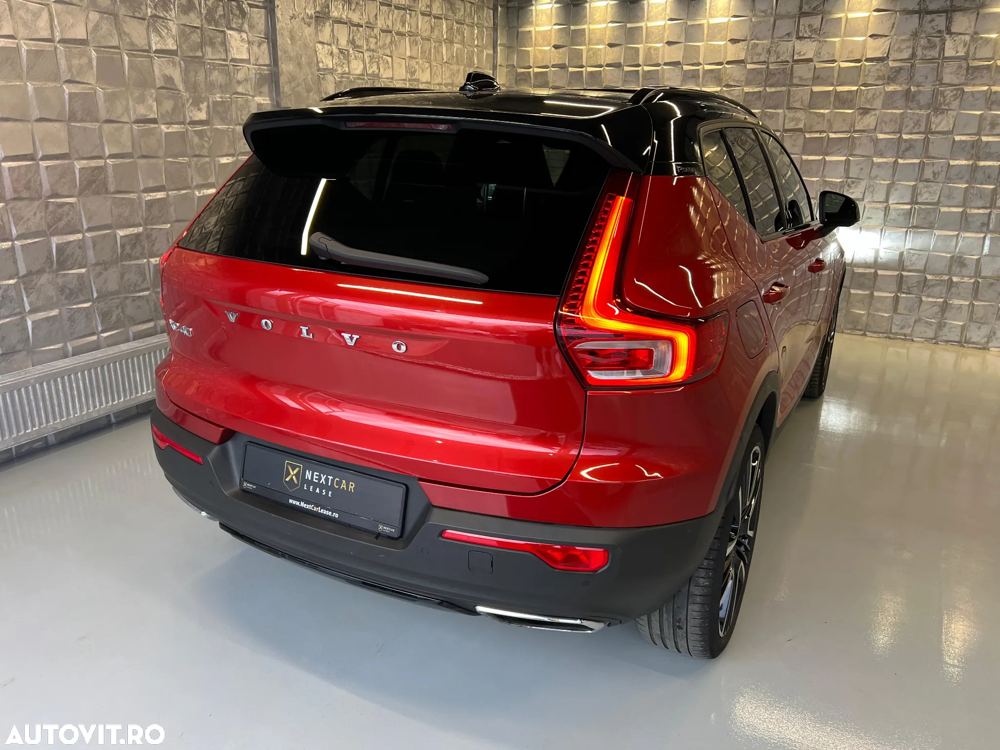 Volvo XC 40 D4 AWD Geartronic R-Design - 4