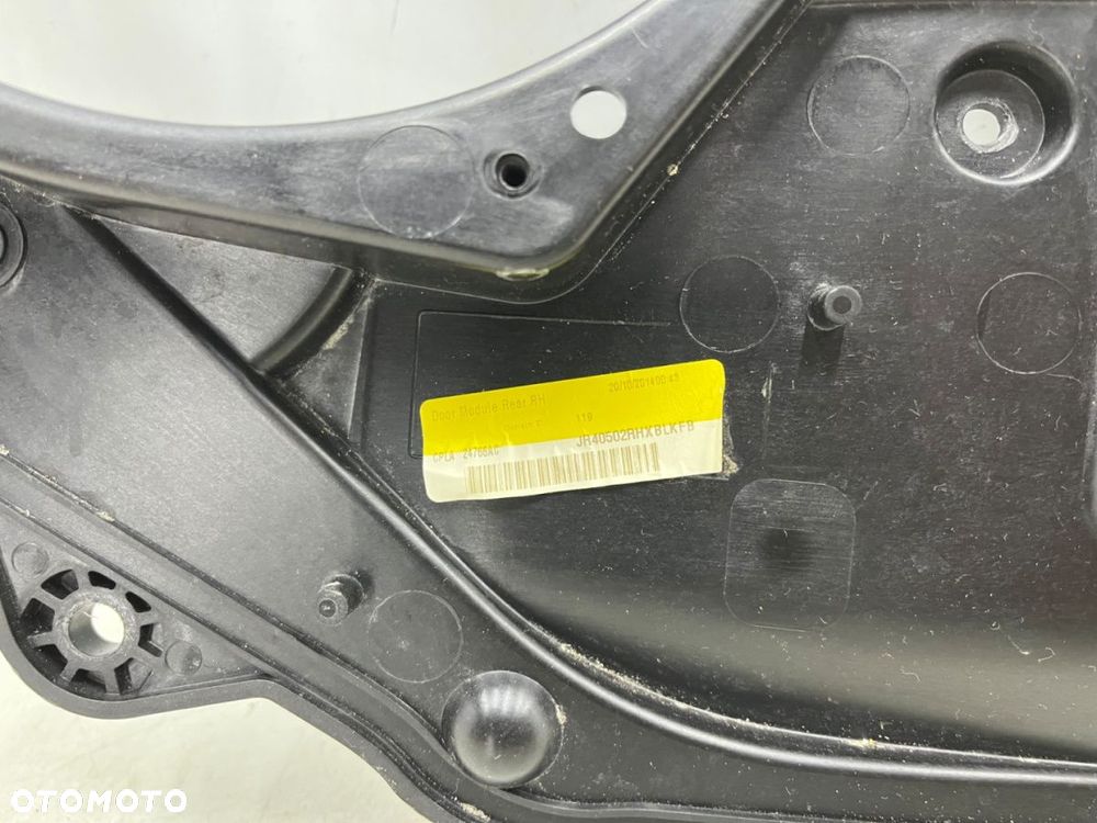 Plastik Range Rover Sport II L494 13-17r. prawa tylna osłona zaślepka wewnętrzna wnęki drzwi prawy - 6