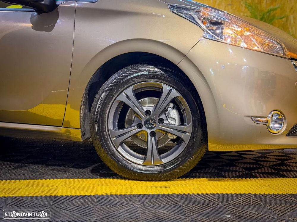 Peugeot 208 1.6 e-HDi SE Style - 9