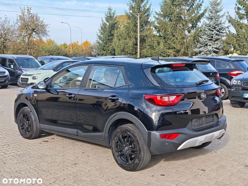 Kia Stonic 1.2 L - 6